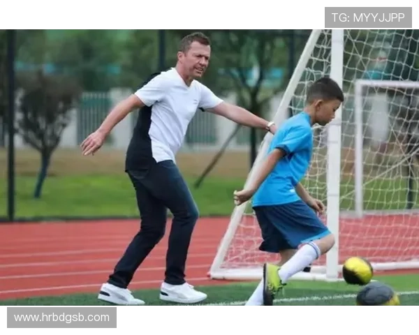 足球明星亲自打造足球学校助力青少年梦想成真 足球明星亲自打造足球学校助力青少年梦想成真