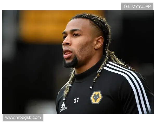 足球明星断眉高清图片欣赏揭秘他们独特魅力与风格的背后故事 足球明星断眉高清图片欣赏揭秘他们独特魅力与风格的背后故事