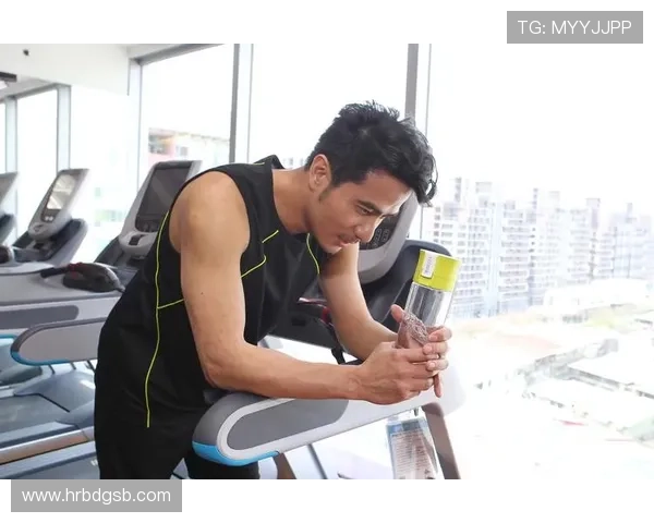 围脖下的绿茵传奇足球明星们的时尚与运动完美结合 围脖下的绿茵传奇足球明星们的时尚与运动完美结合