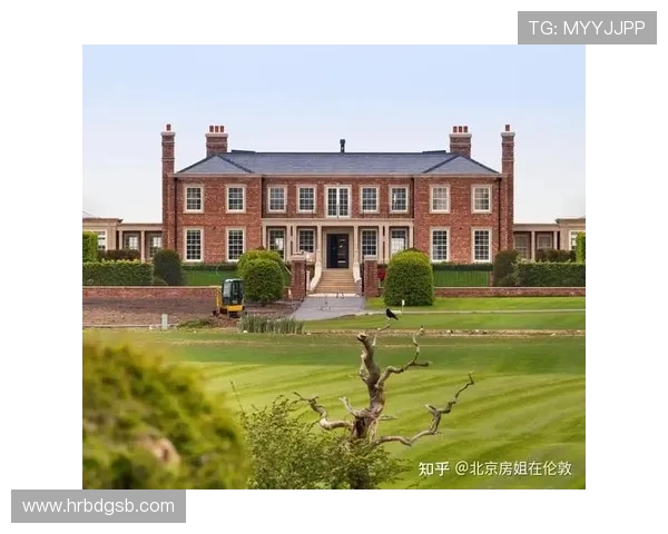 足球明星豪宅背后的奢华生活与奋斗故事揭秘